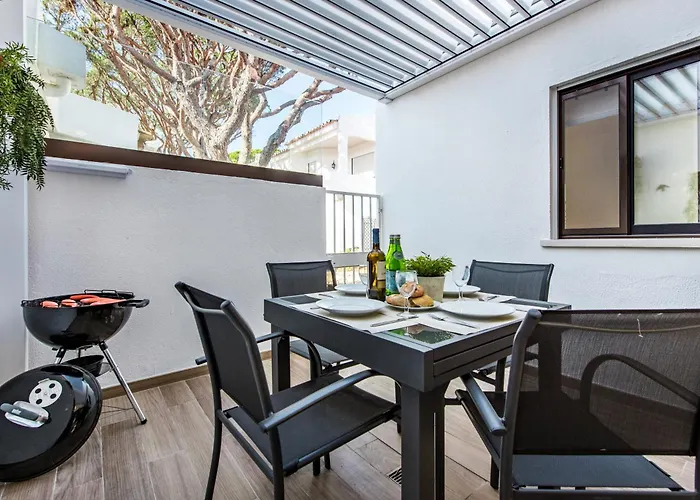 Pear Tree ヴァーレ・ド・ローボ