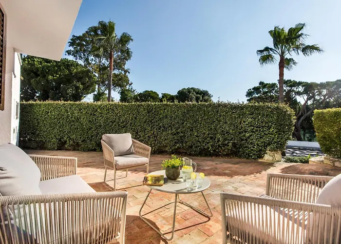 Pear Tree ヴァーレ・ド・ローボ